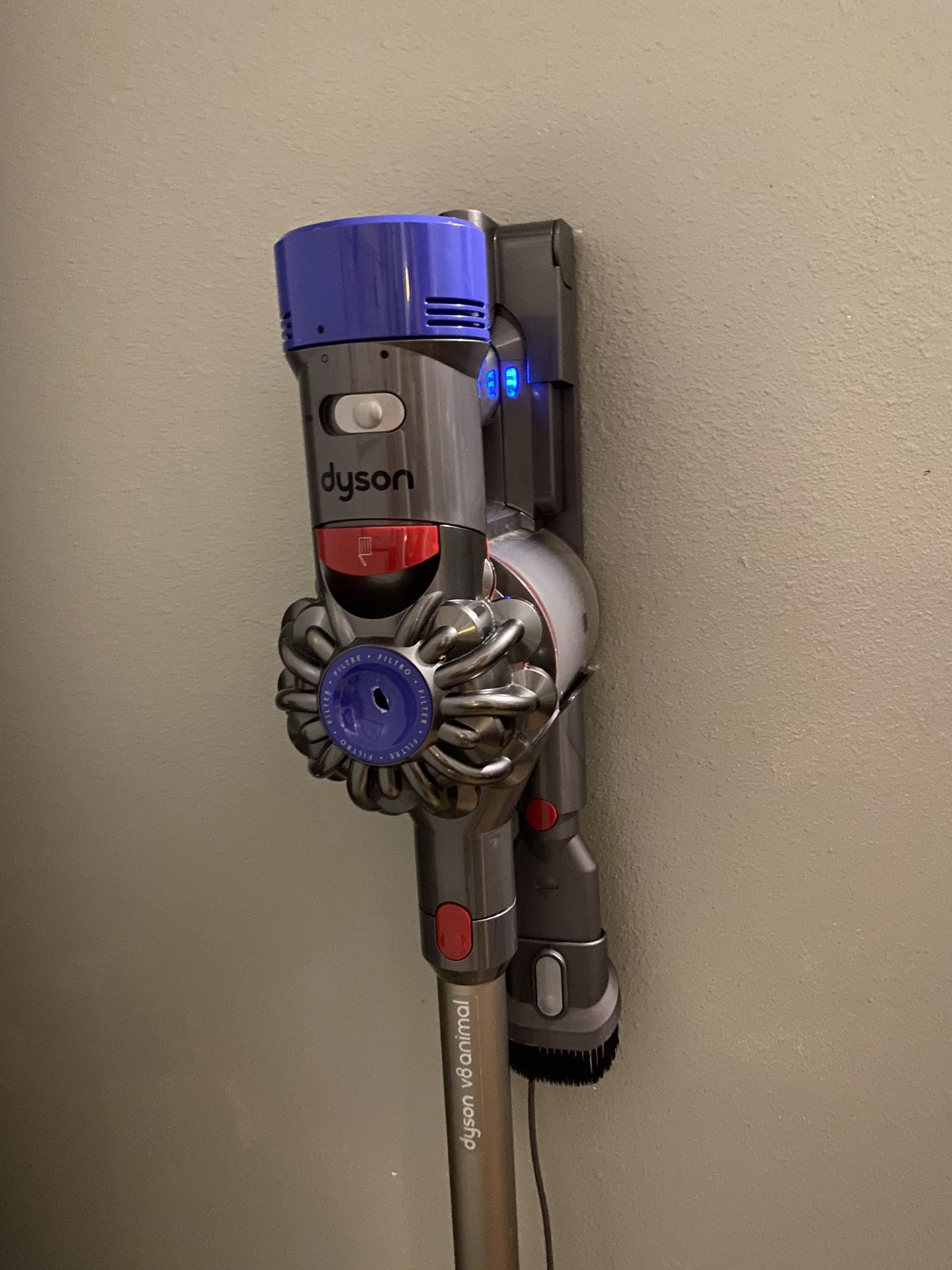 Dyson V8 animal cordless vacuum