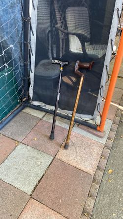 Canes Ajustable Only $12 ea