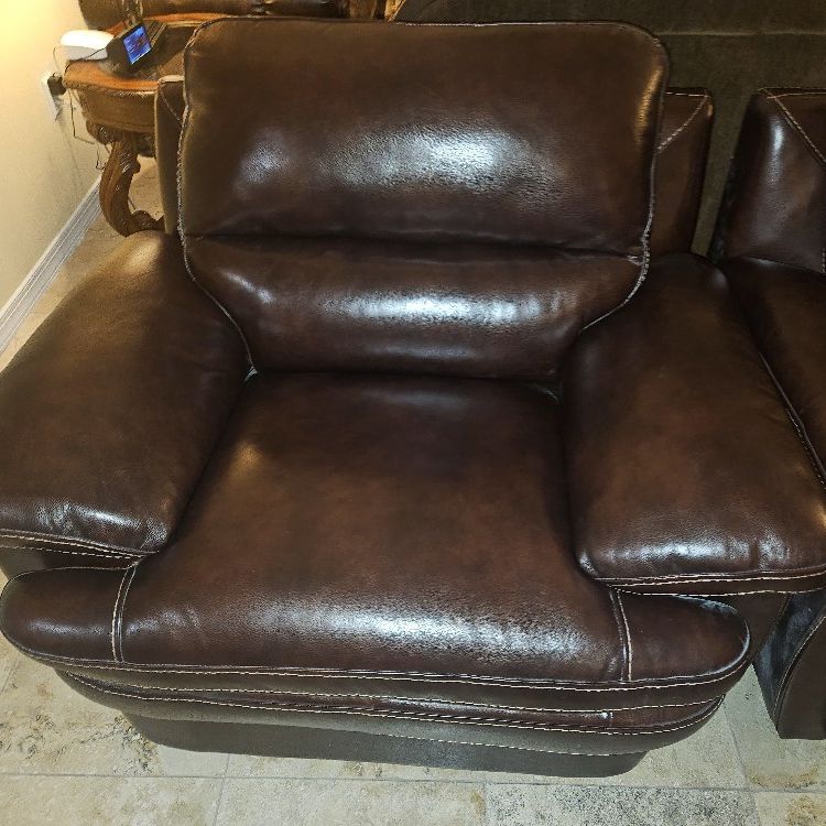 2 Cheers High End Leather Chair