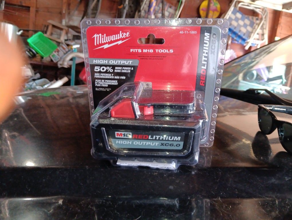 Brand New Milwaukee M18 HIGH OUTPUT RED LITIHEM XC6.0 BATTERY