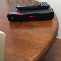 ZENITH DTT 901 Digital TV Tuner CONVERTER /Remote And Manual