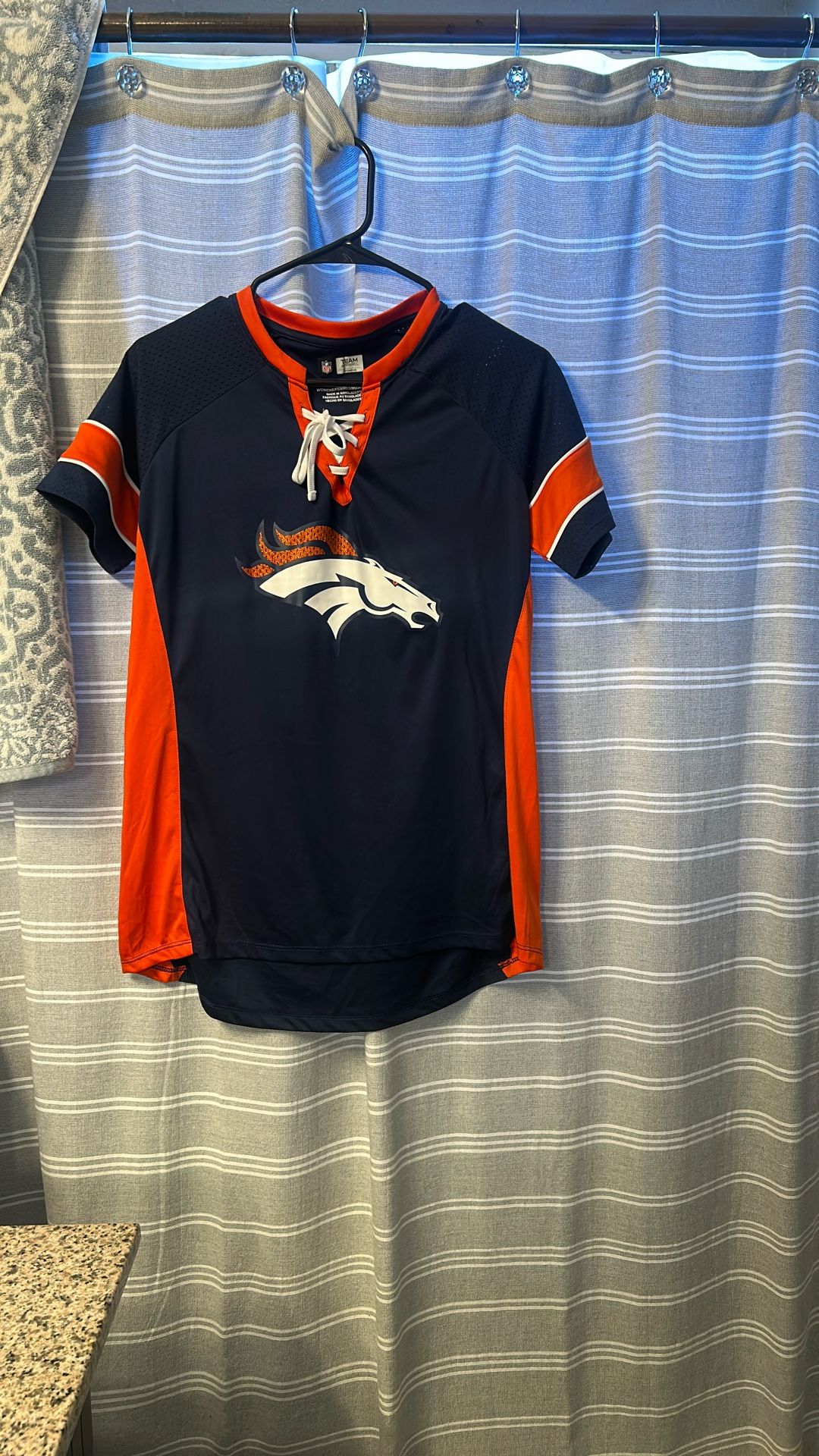 Broncos Woman Medium Jersey
