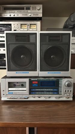 Soundesign AM/FM Stereo Cassette Recorder with Speakers