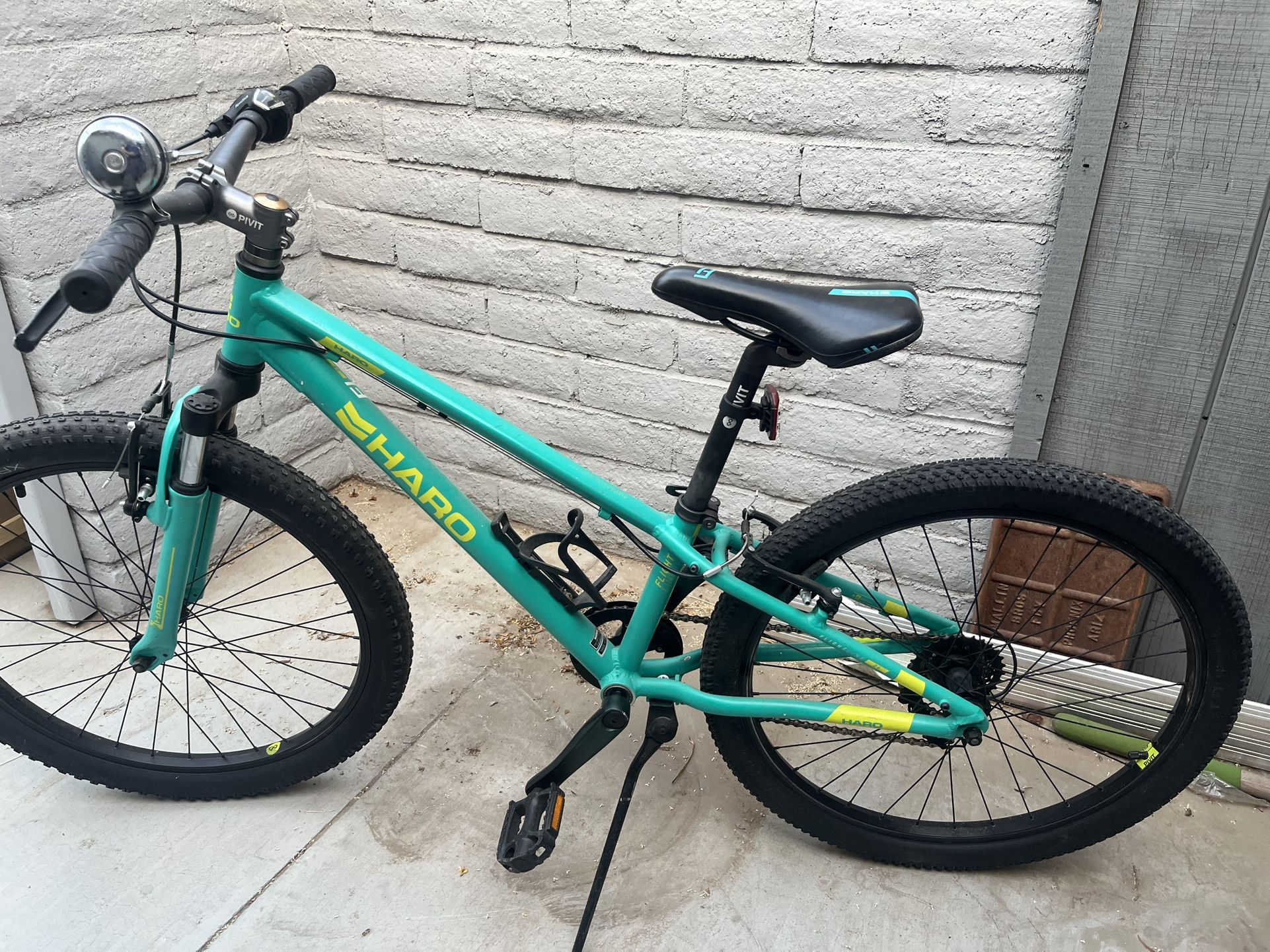 Kids Mountain Bike - Mint Condition