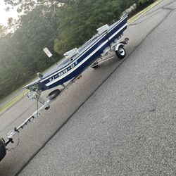 14 1/2 Foot Jon Boot Title In Hand 