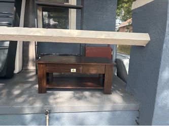 🔥 Modern Coffee Table – Must Go! 🔥