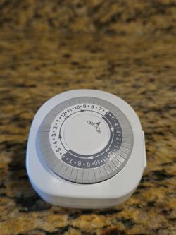 Hyper Tough Indoor Grounded Timer 15 Amp 2 Outlets 3 Prong