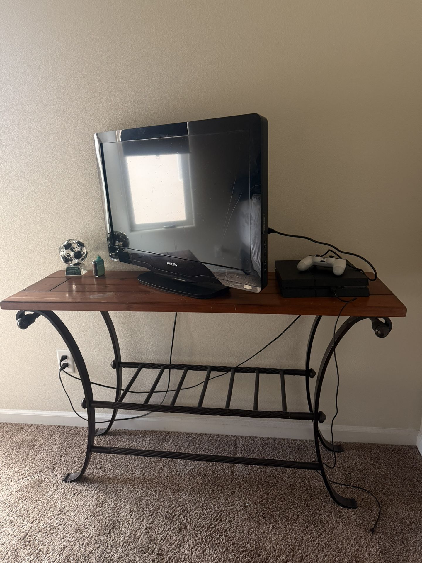 Phillips tv And tv Stand