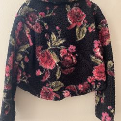Wild Fable Women's Floral Fleece Sherpa Jacket Black Red Green pullover sz. M