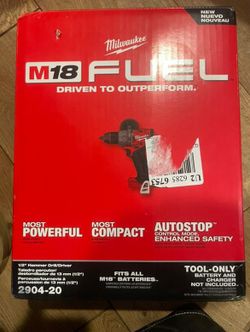 Milwaukee M18 Cordless Hammer Drill, Compact premium