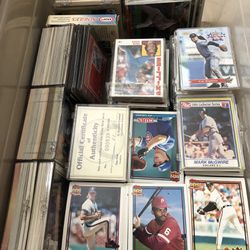Mixture of 1000 Baseball Cards