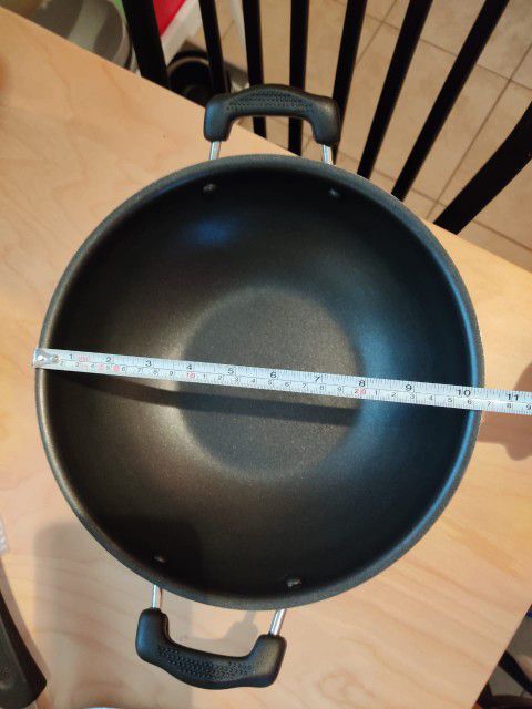 3 Unused Nonstick Pans + Seasoning Ladle 