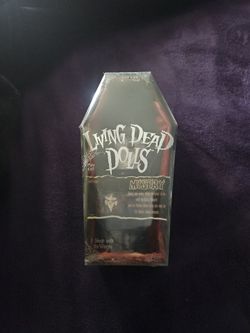 Living dead dolls mezco, misery