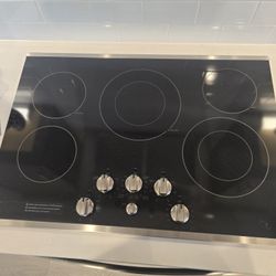 Refrigerator And Cook Top Oven And Dishwasher Microwave 