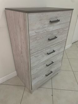 Used 5 drawers dresser