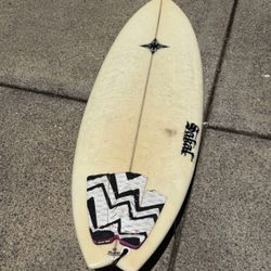 Sakal 5’ 6 Shortboard