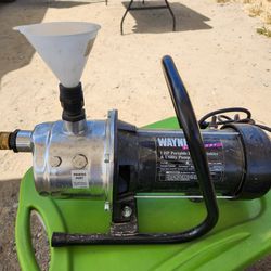 Wayne Portable Lawn Sprinkler and Utility Pump