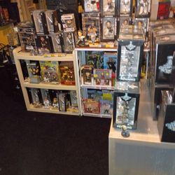 Penguins Bobbleheads And Figures And More 