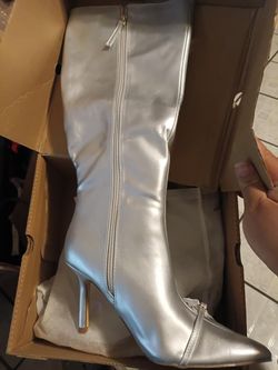 New Size 8 Boots