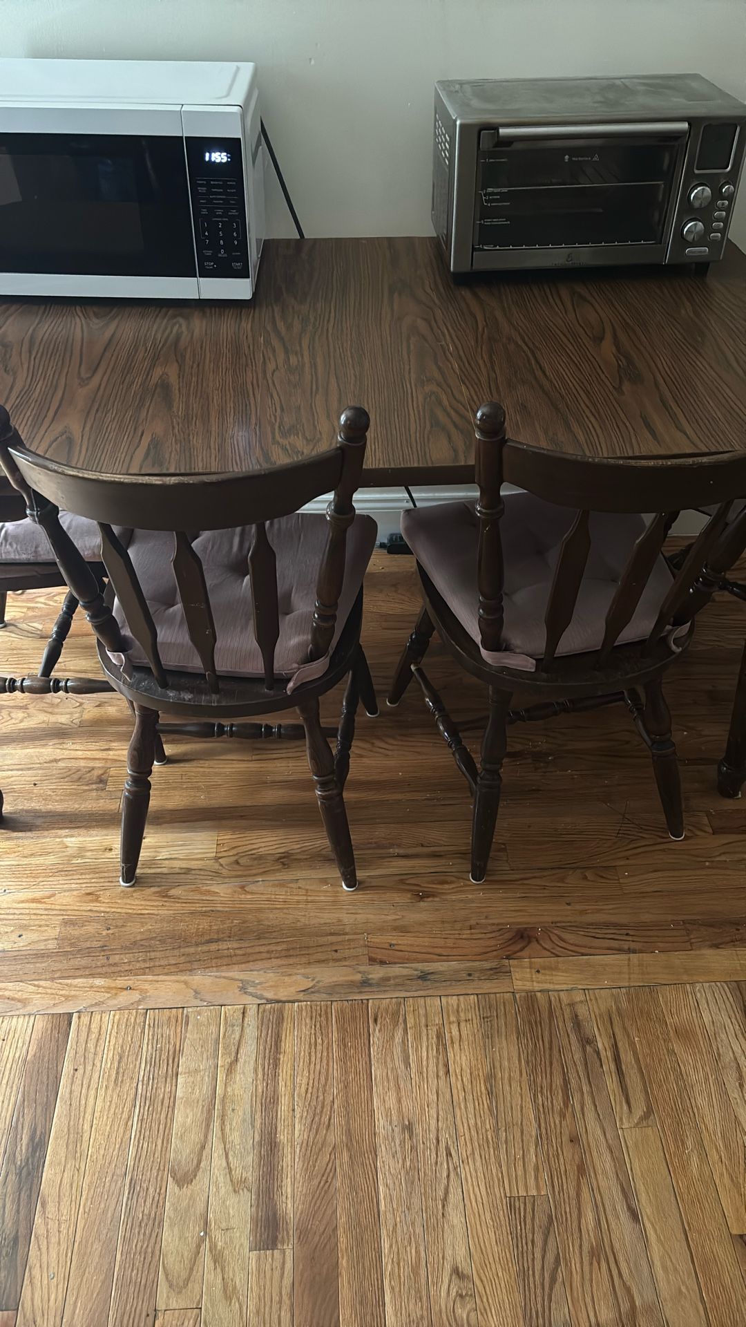 Dining Room Table and 4 Chairs