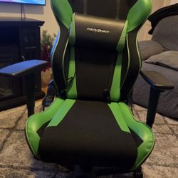 DXRACER Gaming Chair 