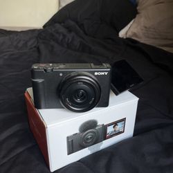 Sony ZV-1F Vlogging/Cinematic Camera