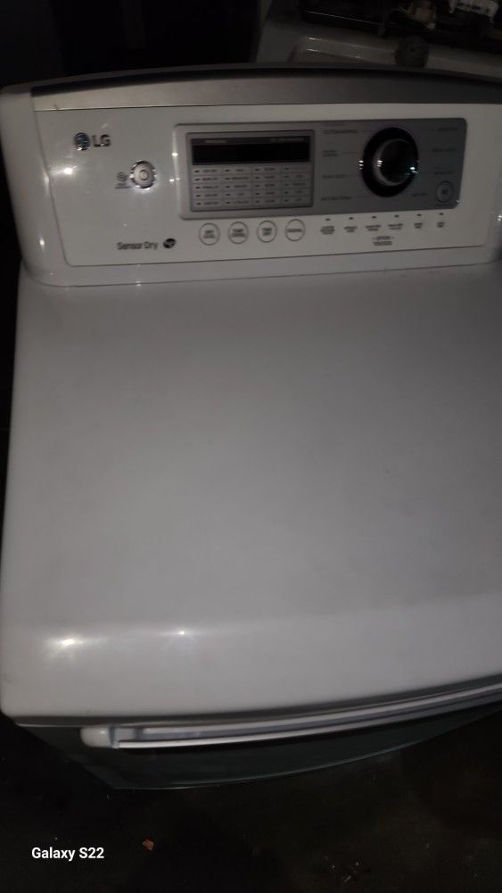 LG Gas Dryer King Size Capacity And Heavy Duty Semi New