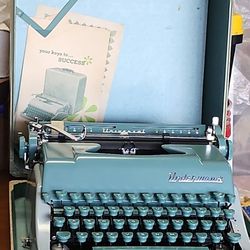 Vintage Underwood Manual Typewriter