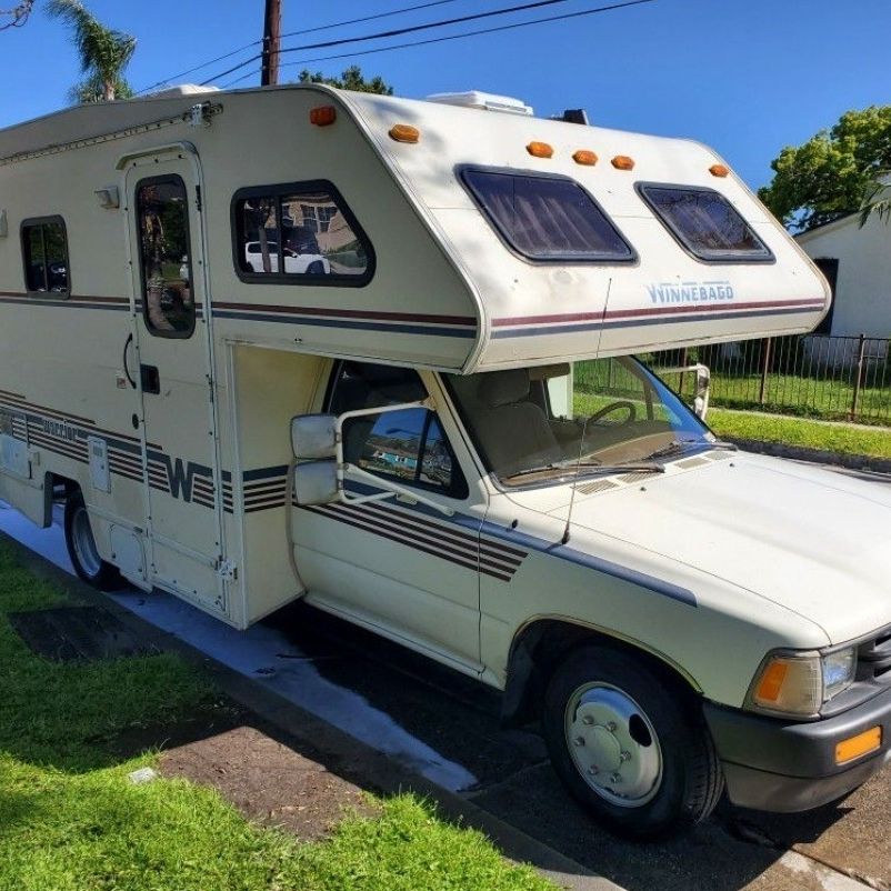 Toyota RV WINNEBAGO 