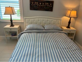 Queen Bed and Nighstands