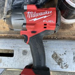 Milwaukee 1/2 Impact Drill W/ Battery