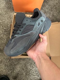 Yeezy boost 700