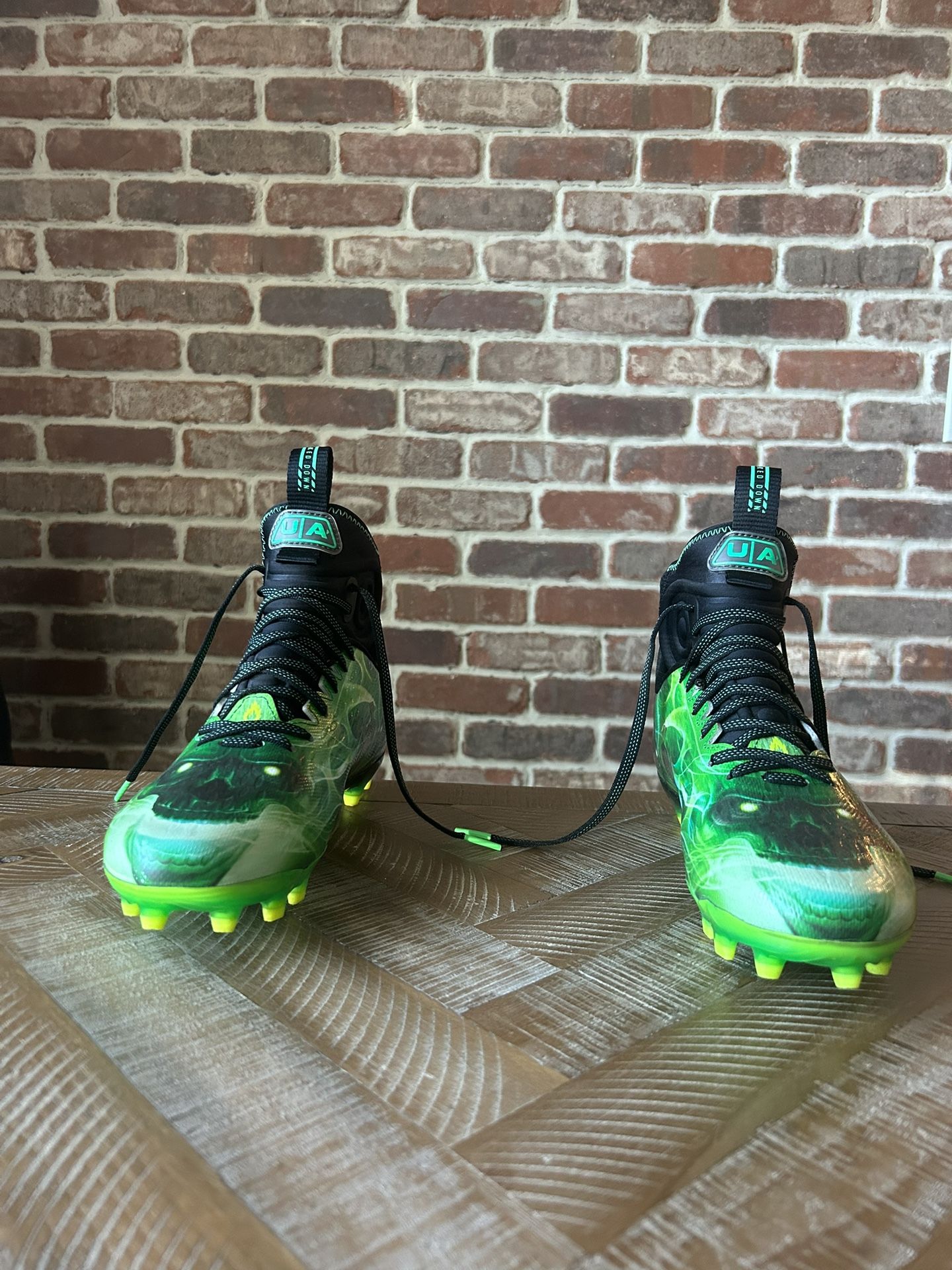 Used Under Armour Locked Down Men’s Football Cleats Shoes Green Skull Flame