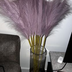 8 Feathers For Decorating Without The Vase 