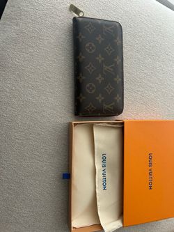 Luxury women’s wallet