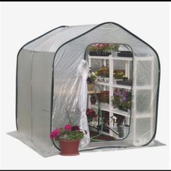GREENHOUSE NEW IN BOX EASY TO SET UP