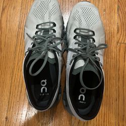 On Cloud Shoes  9.5