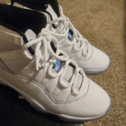 Air Jordan Retro 11 Size 9.5 Worn Once $180 obo