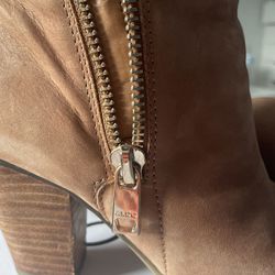 Tan Suede Ankle Bootie Boot Size 7.5 Aldo 