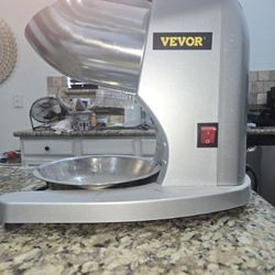 Commerical Ice Crusher (Snow Cone Machine)