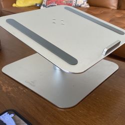 Laptop Stand (Like New)