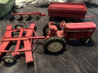 Vintage Tractor With All Accessories