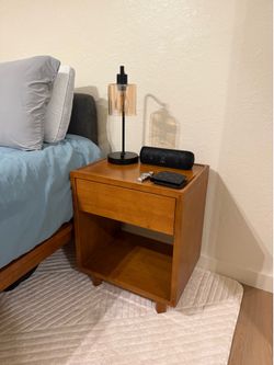Thuma Classic Nightstand - Walnut (OLD/ORIGINAL COLOR), Solid Wood