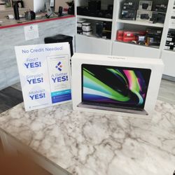 Macbook Pro 2020 Open Box M1 With 8gb Ram And 256ssd 