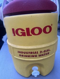 Igloo 2 Gallon Water Jug