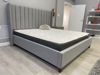 King Bed Frame // Financing Available 