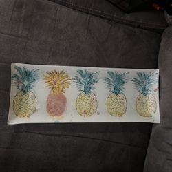 Pineapple themed tray decor