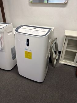 New 14000 BTU 4 in 1 Portable Air Conditioner AC Heater Humidifier (minor detail in the back)