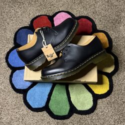 Doc Martens Low Top Leather