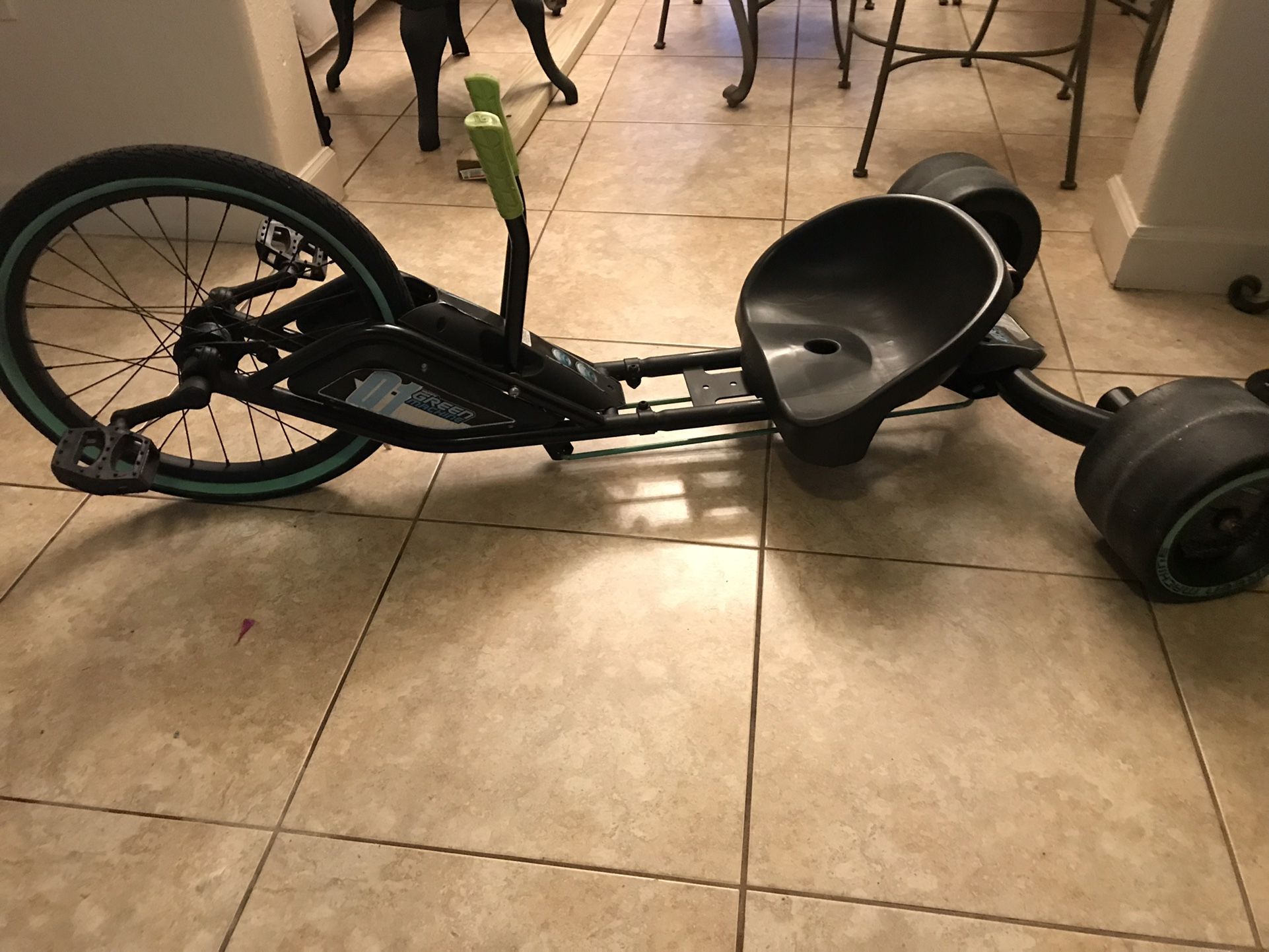 triciclo huffy green machine
